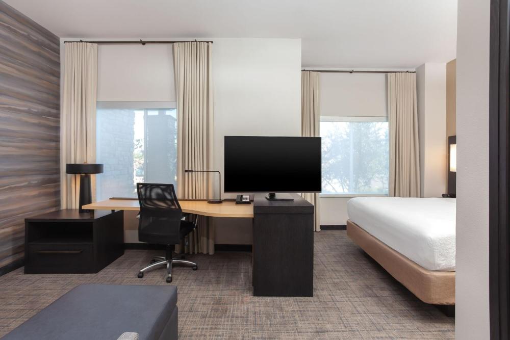 King Studio with Sofa Bed interior